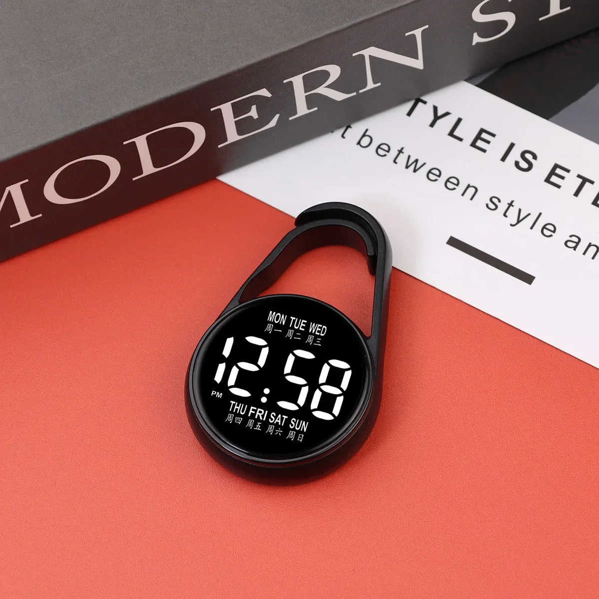 Montre électronique suspendue