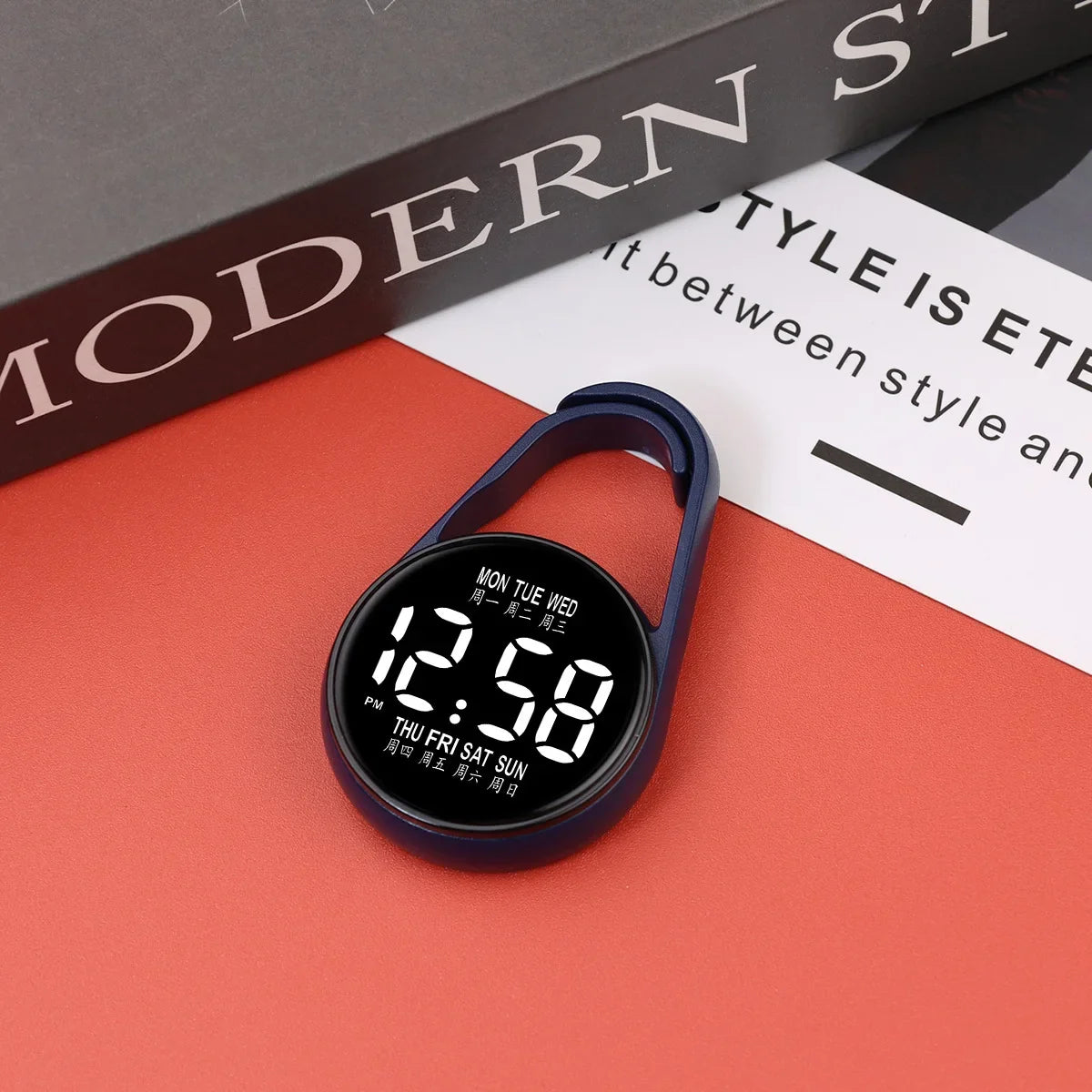 Montre électronique suspendue